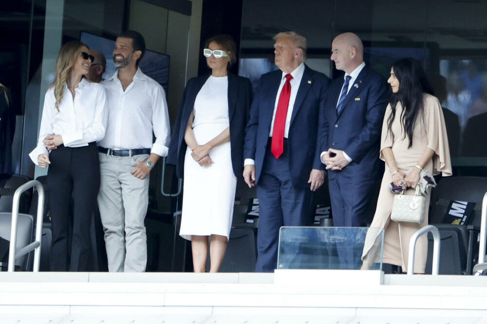 Donald Trump Jr., fiul cel mare al președintelui SUA, s-a logodit. Cine este Bettina Anderson. FOTO - Imaginea 5