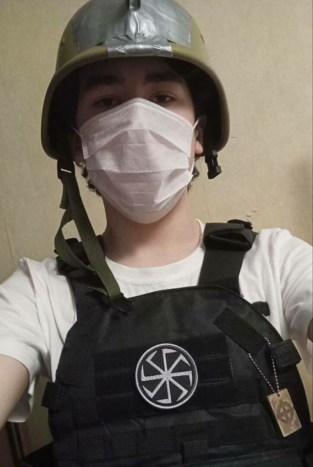 Copil de 10 ani, înjunghiat mortal de un adolescent într-o școală din Rusia. Atacatorul purta un tricou cu „No Lives Matter” - Imaginea 3