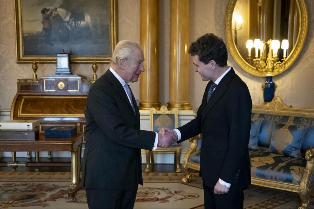 Nicușor Dan a fost primit la Palatul Buckingham de Regele Charles al III-lea. Mesajul transmis de șeful statului. FOTO - Imaginea 1