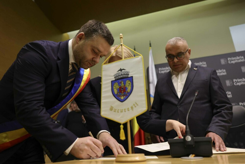 Ciprian Ciucu a depus jurământul pentru preluarea funcţiei de primar general al Capitalei. „Sunt încrezător” - Imaginea 6