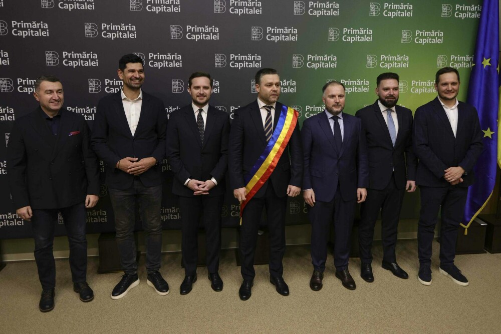 Ciprian Ciucu a depus jurământul pentru preluarea funcţiei de primar general al Capitalei. „Sunt încrezător” - Imaginea 9