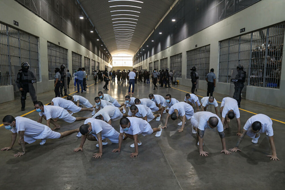 Membrii unei bande de gangsteri din El Salvador au fost condamnaţi la mai multe secole de închisoare. GALERIE FOTO - Imaginea 8