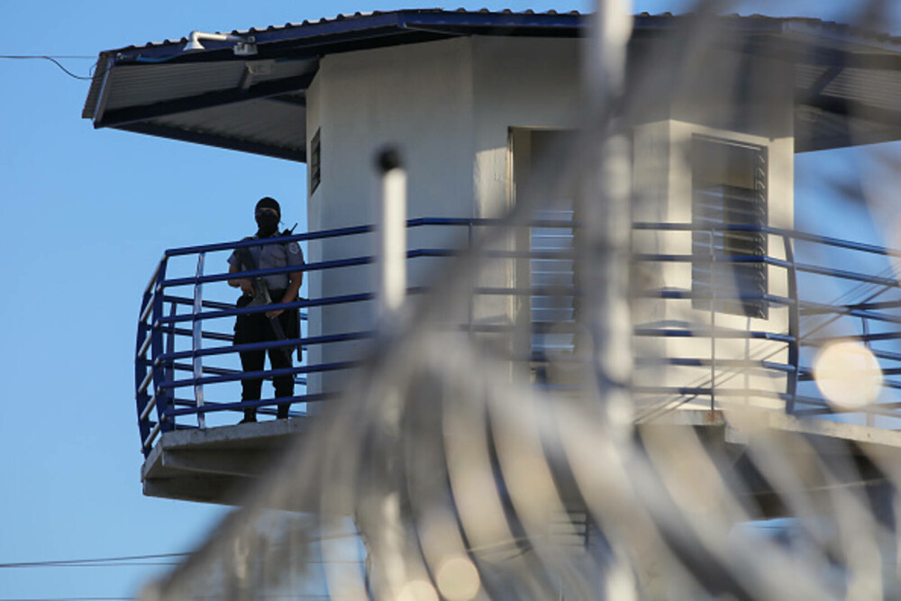 Membrii unei bande de gangsteri din El Salvador au fost condamnaţi la mai multe secole de închisoare. GALERIE FOTO - Imaginea 9