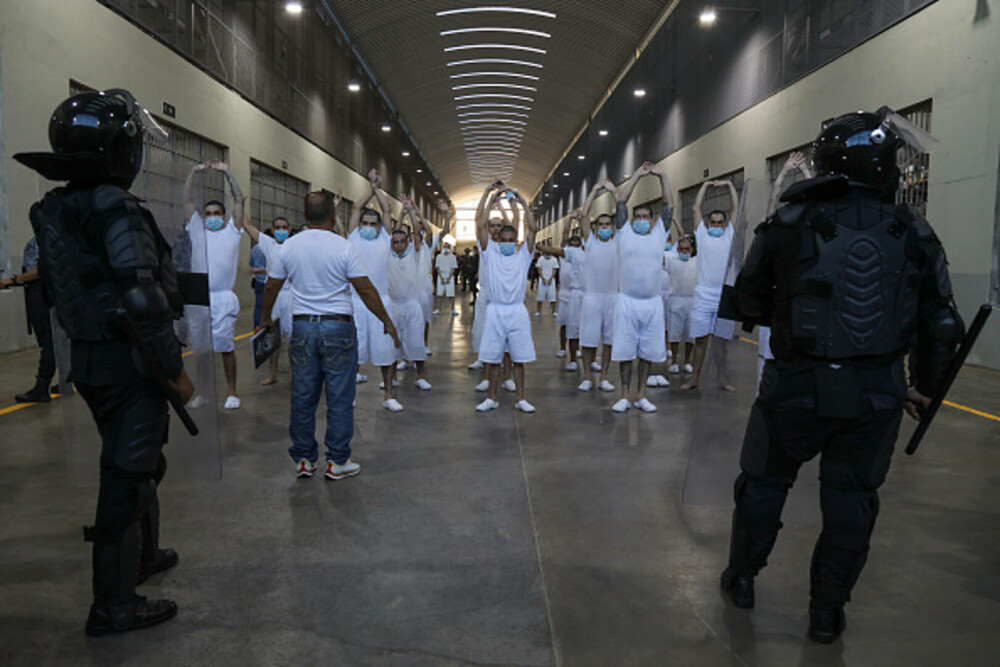 Membrii unei bande de gangsteri din El Salvador au fost condamnaţi la mai multe secole de închisoare. GALERIE FOTO - Imaginea 20