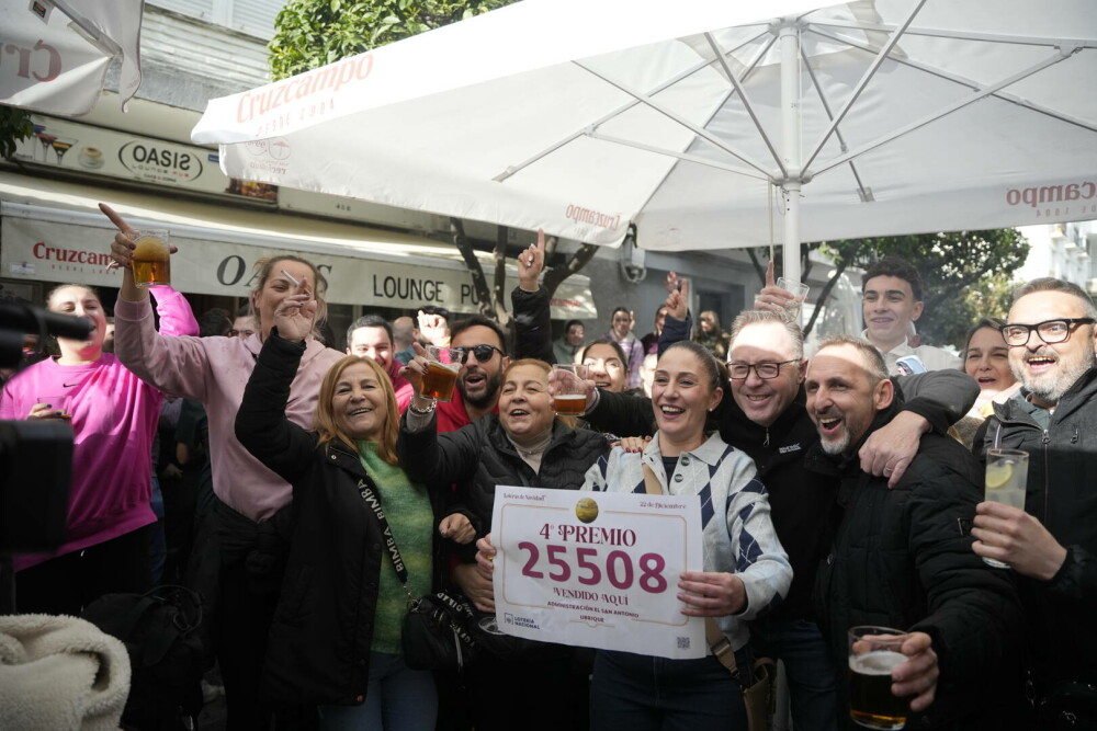 Locuitorii unui sat spaniol devastat de un incendiu au câștigat 468 de milioane de euro la loteria de Crăciun. VIDEO - Imaginea 4