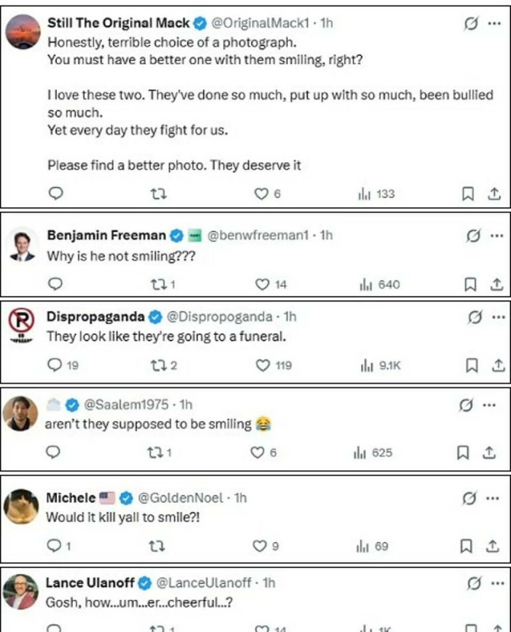 Fotografia oficială de Crăciun a lui Donald și Melania Trump provoacă stupoare pe internet: ”Parcă merg la înmormântare” - Imaginea 5