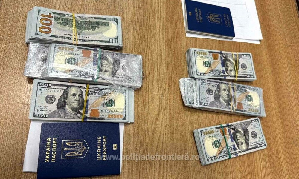 Ce au descoperit polițiștii de frontieră în încălțămintea unor ucrainence, oprite la Vama Siret. FOTO - Imaginea 2