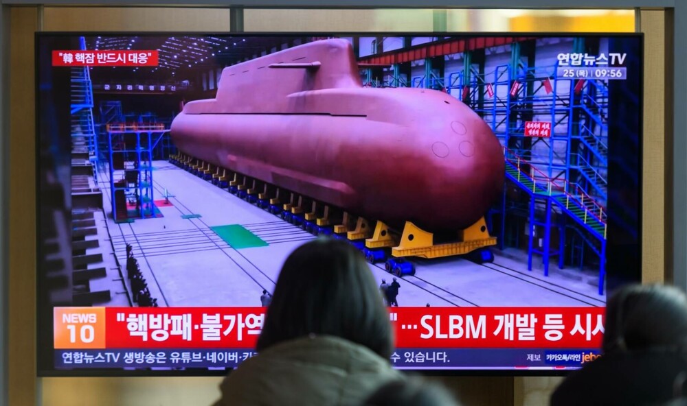 Coreea de Nord a dezvăluit noi imagini cu primul său submarin „cu propulsie nucleară”, capabil să transporte rachete ghidate - Imaginea 1