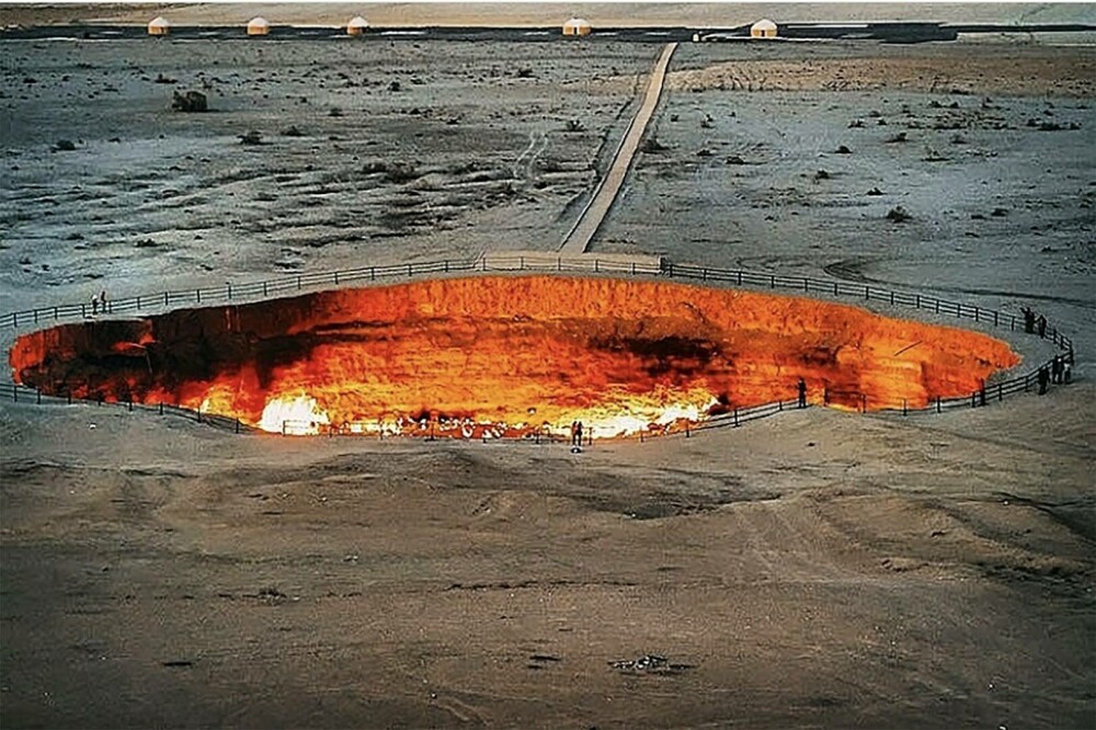 „Poarta Iadului” care arde fără încetare de peste 50 de ani. Doar un singur om a intrat vreodată înăuntru - Imaginea 3