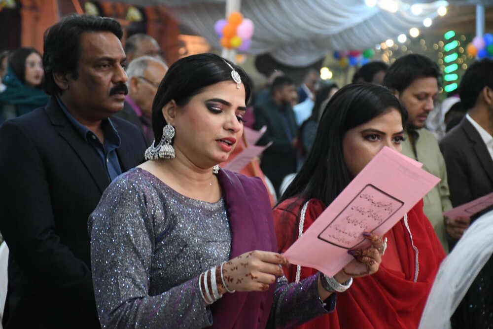 Crăciunul în jurul lumii. Cele mai frumoase imagini ale atmosferei de sărbătoare. GALERIE FOTO - Imaginea 3