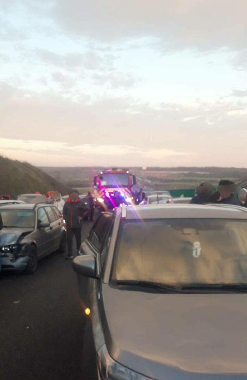 Plan Roșu de Intervenție activat, în urma unui accident între 10 mașini, în județul Olt. 27 de persoane implicate - Imaginea 3