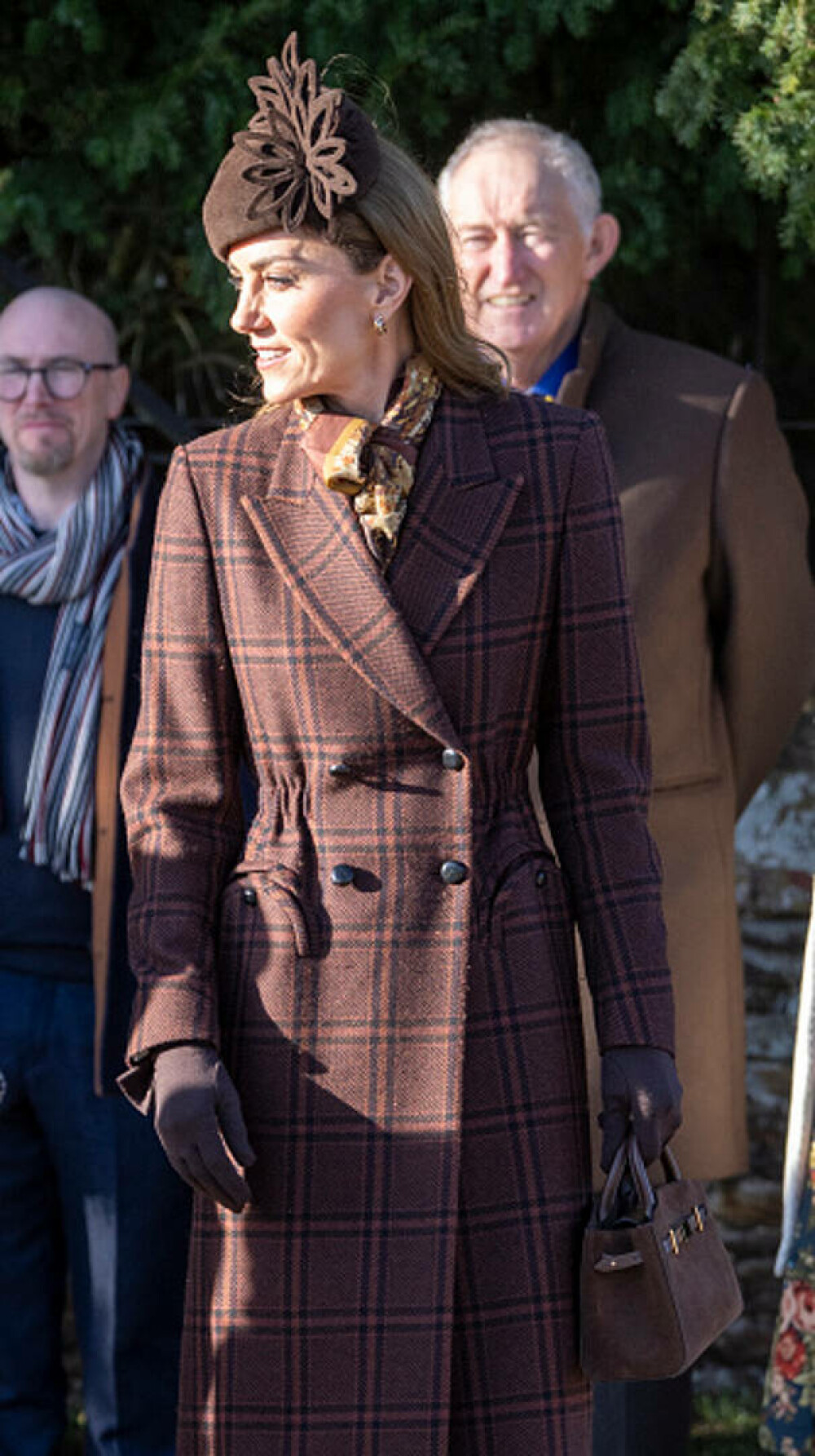 Kate Middleton, apariție elegantă la slujba de Crăciun alături de familia regală. Ce ținută a purtat. GALERIE FOTO - Imaginea 2