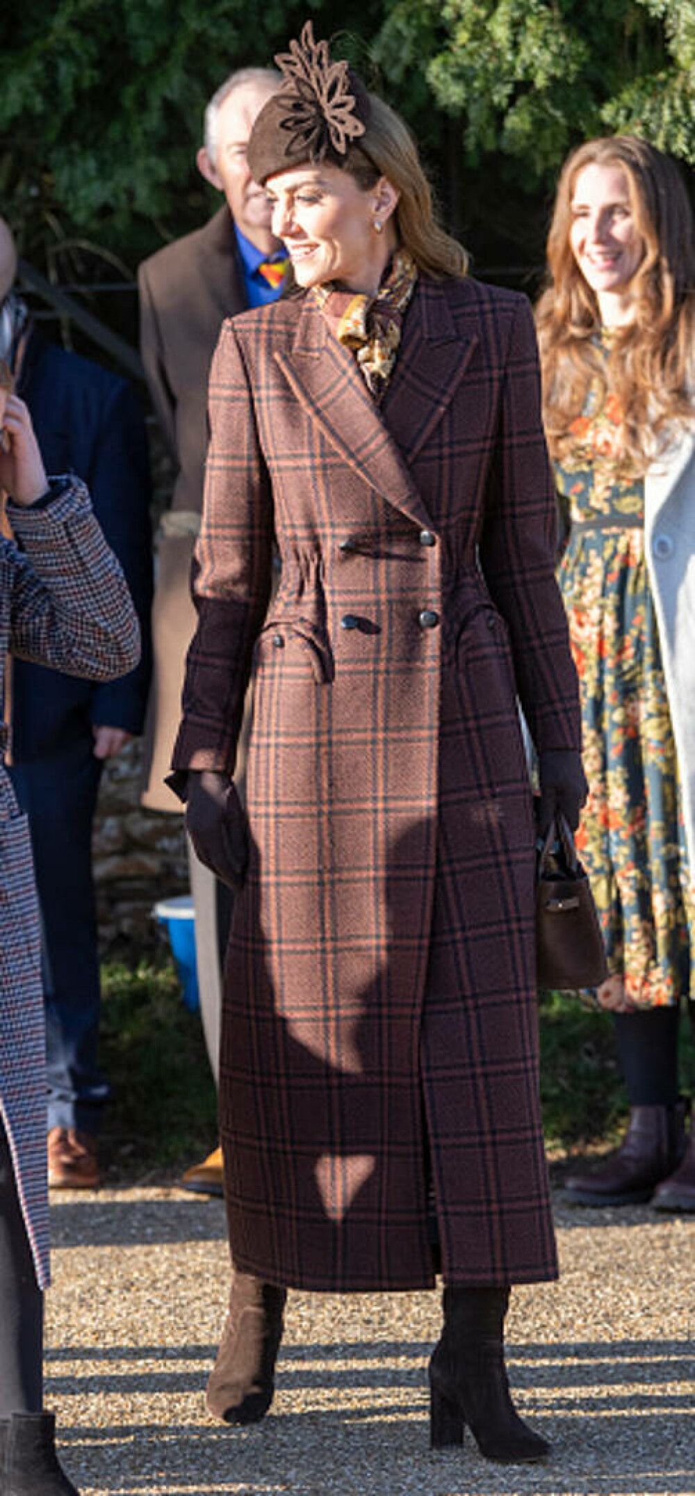 Kate Middleton, apariție elegantă la slujba de Crăciun alături de familia regală. Ce ținută a purtat. GALERIE FOTO - Imaginea 3