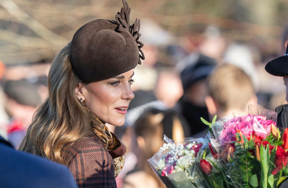 Kate Middleton, apariție elegantă la slujba de Crăciun alături de familia regală. Ce ținută a purtat. GALERIE FOTO - Imaginea 4