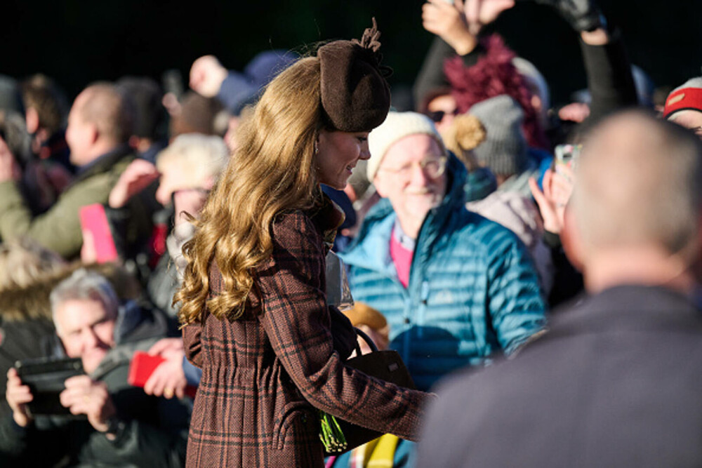 Kate Middleton, apariție elegantă la slujba de Crăciun alături de familia regală. Ce ținută a purtat. GALERIE FOTO - Imaginea 30