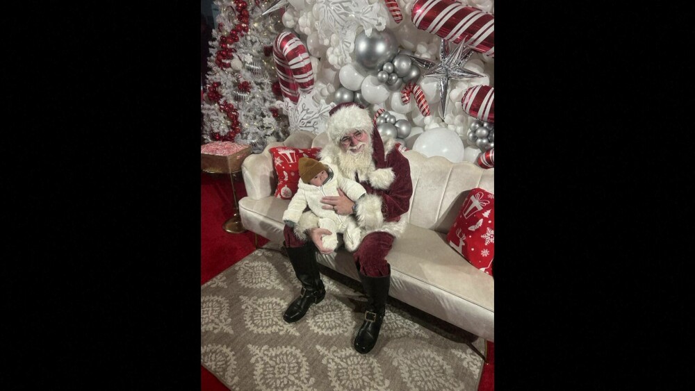 „Unul la un milion”. Un bebeluș sănătos s-a născut după o sarcină extrem de rară, uimindu-i pe medici - Imaginea 9