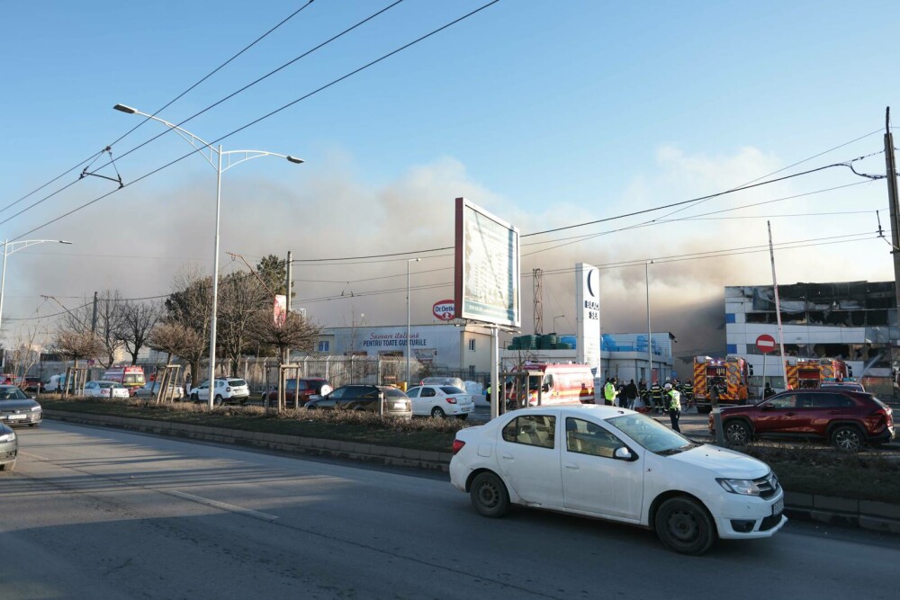 Incendiu puternic la un depozit de pe bulevardul Iuliu Maniu din București. A fost trimis mesaj RO-Alert | VIDEO - Imaginea 8