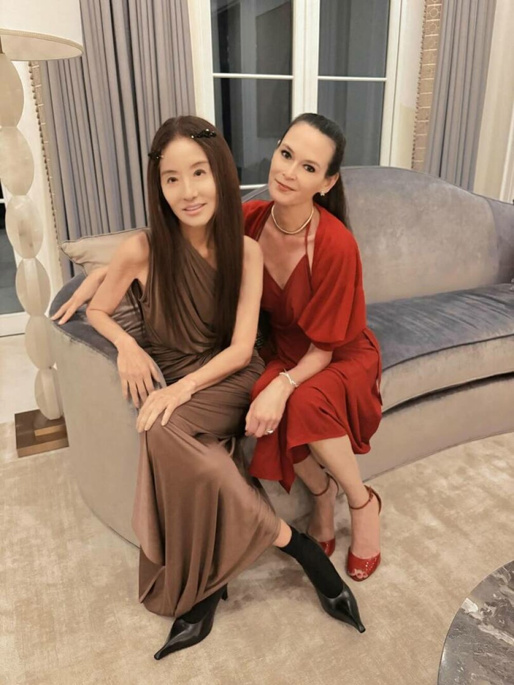 Vera Wang, apariție spectaculoasă de Crăciun. Ce ținută a purtat creatoarea de modă. FOTO - Imaginea 2