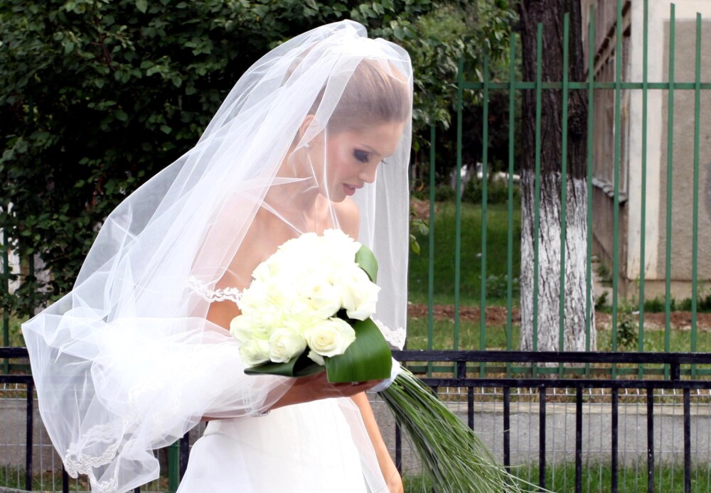 Cine crezi ca ar trebui sa se marite in 2009? - Imaginea 7