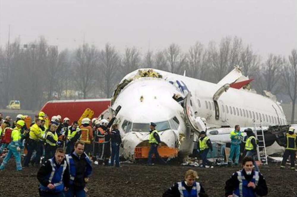 Ipoteza unui atac terorist exclusa in cazul avionului prabusit la Amsterdam - Imaginea 2