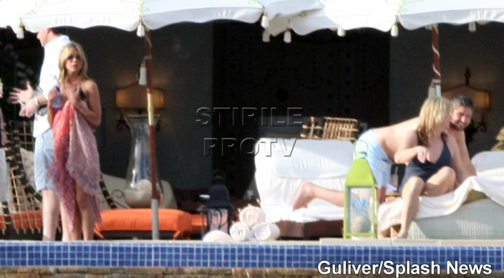 Jennifer Aniston, sexy la piscina cu Gerard Butler! GALERIE FOTO - Imaginea 4