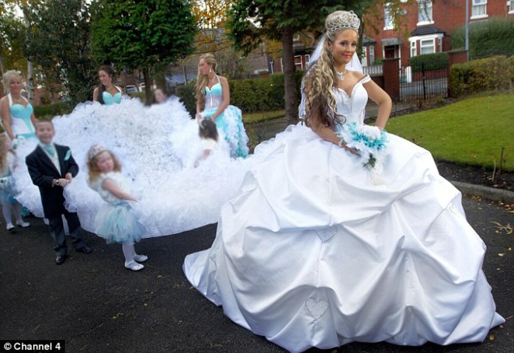 Extravaganta impletita cu traditie la nuntile tiganesti din Marea Britanie - Imaginea 1
