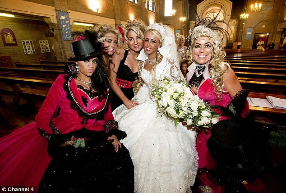 Extravaganta impletita cu traditie la nuntile tiganesti din Marea Britanie - Imaginea 2