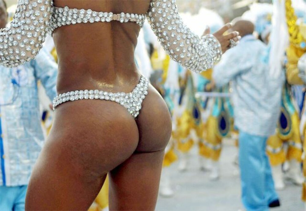 Atat de mici incat abia se pot vedea cu ochiul liber...costumele de la Rio - Imaginea 10