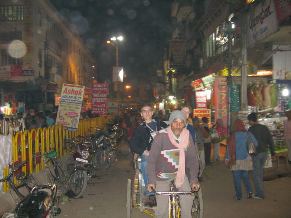 Planeta India: Varanasi - hindu people, magic people - Imaginea 1