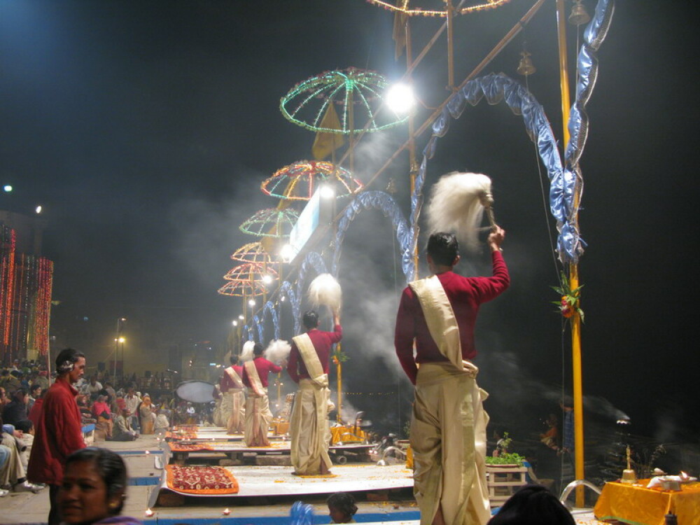 Planeta India: Varanasi - hindu people, magic people - Imaginea 6