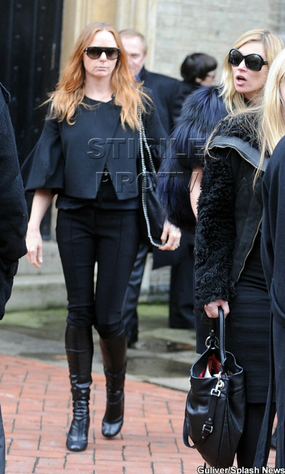 Kate Moss si Naomi Cambell si-au luat adio de la Alexander McQueen! - Imaginea 8