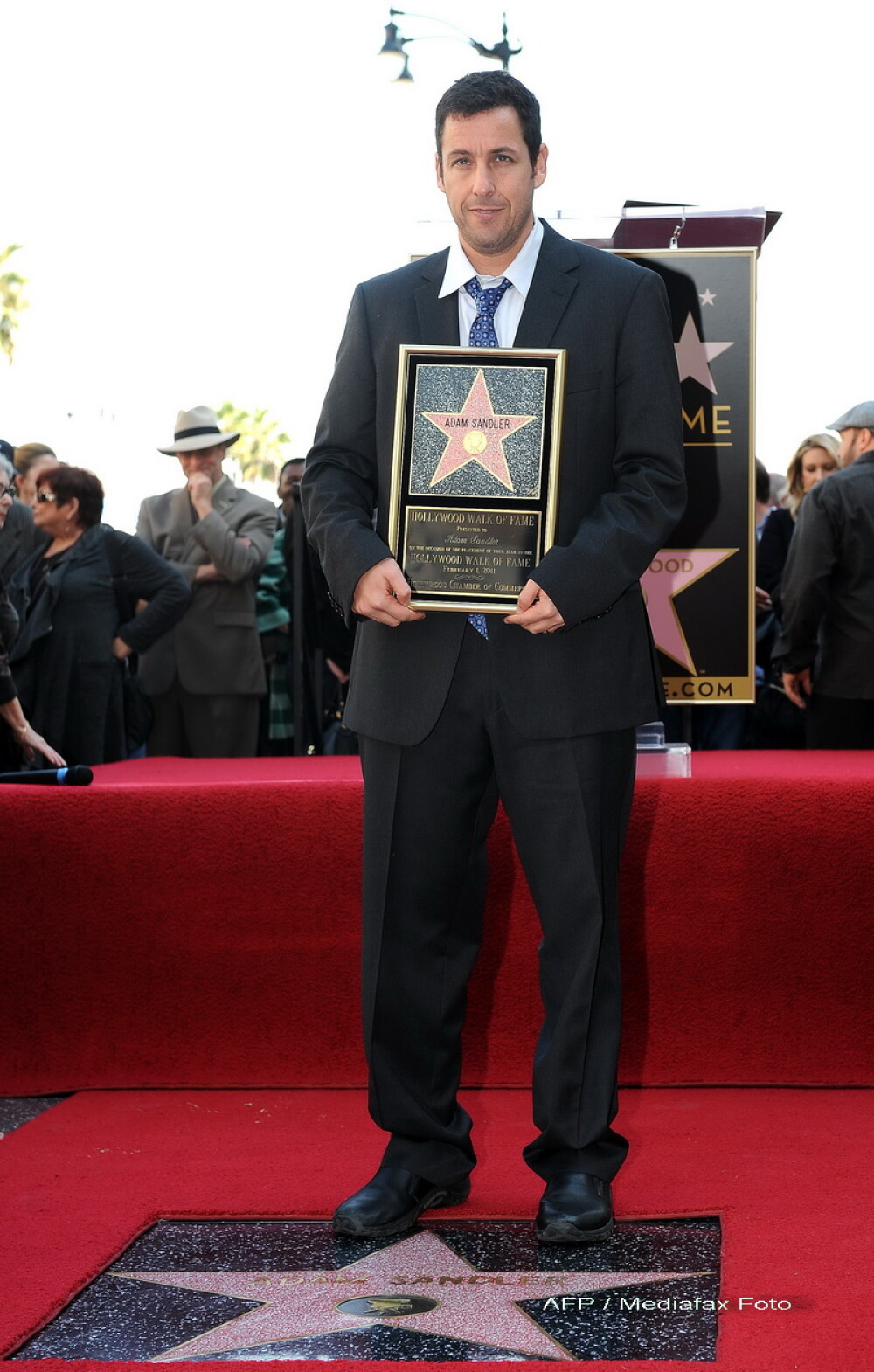 Adam Sandler are stea pe Hollywood Walk of Fame. FOTO - Imaginea 1