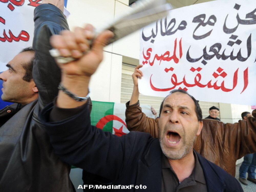 Revolutia araba nu se opreste. Confruntari violente in Algeria - Imaginea 1
