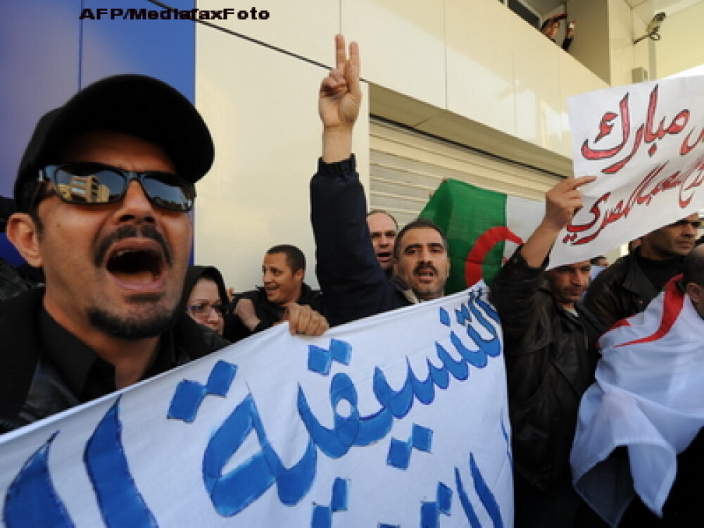 Revolutia araba nu se opreste. Confruntari violente in Algeria - Imaginea 2