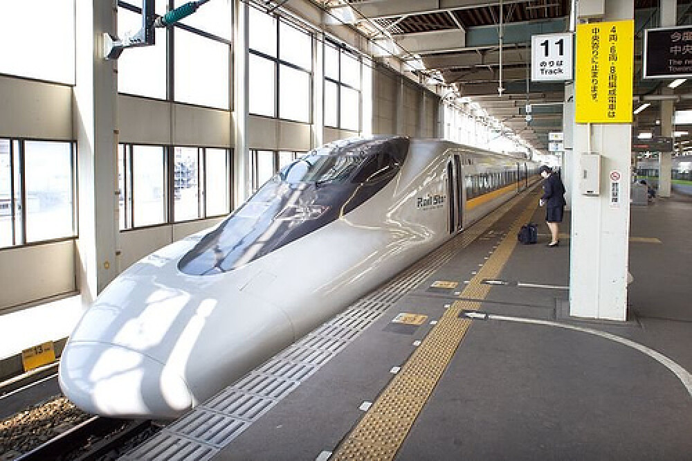 Vezi cum arata cel mai rapid tren din lume. Poate atinge si 500 km/h! FOTO - Imaginea 2