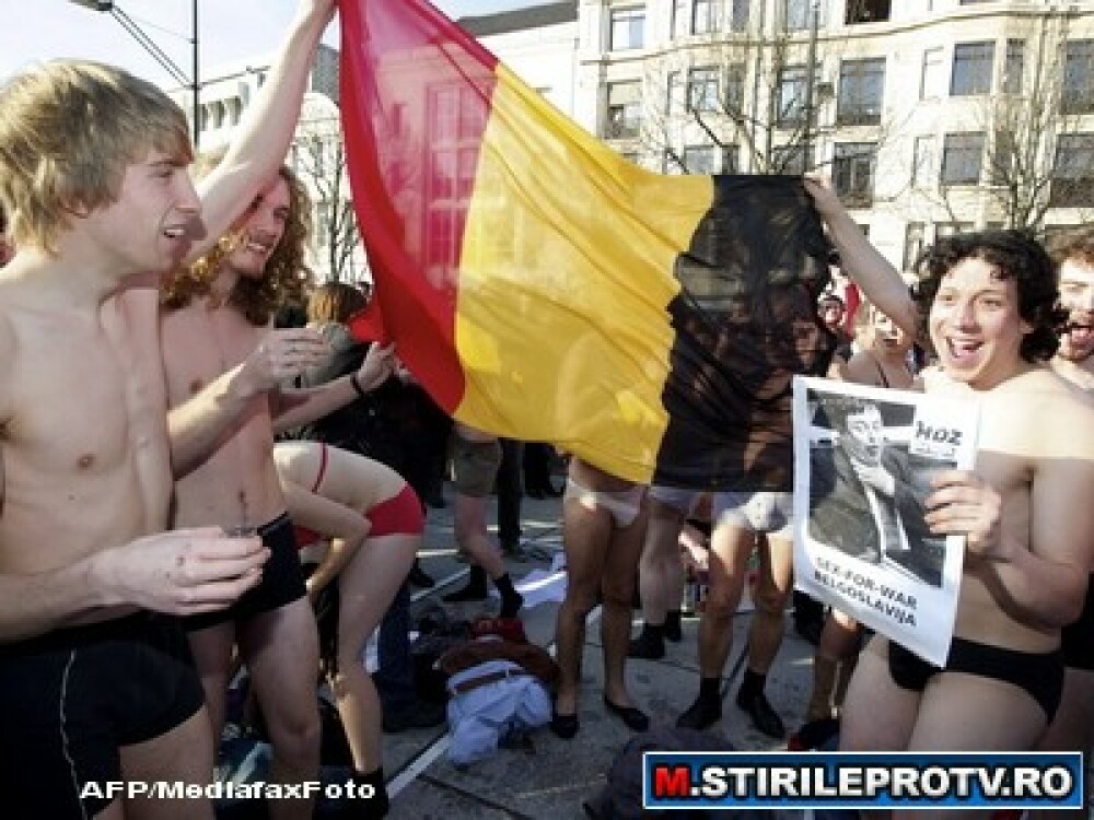 Striptease general in Belgia. Vezi de ce protesteaza. VIDEO - Imaginea 2