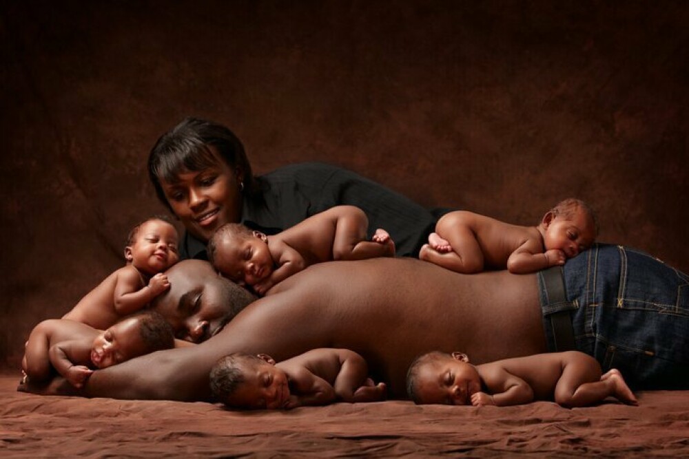 Cea mai fericita fotografie de familie: sase copii si parintii lor - Imaginea 2
