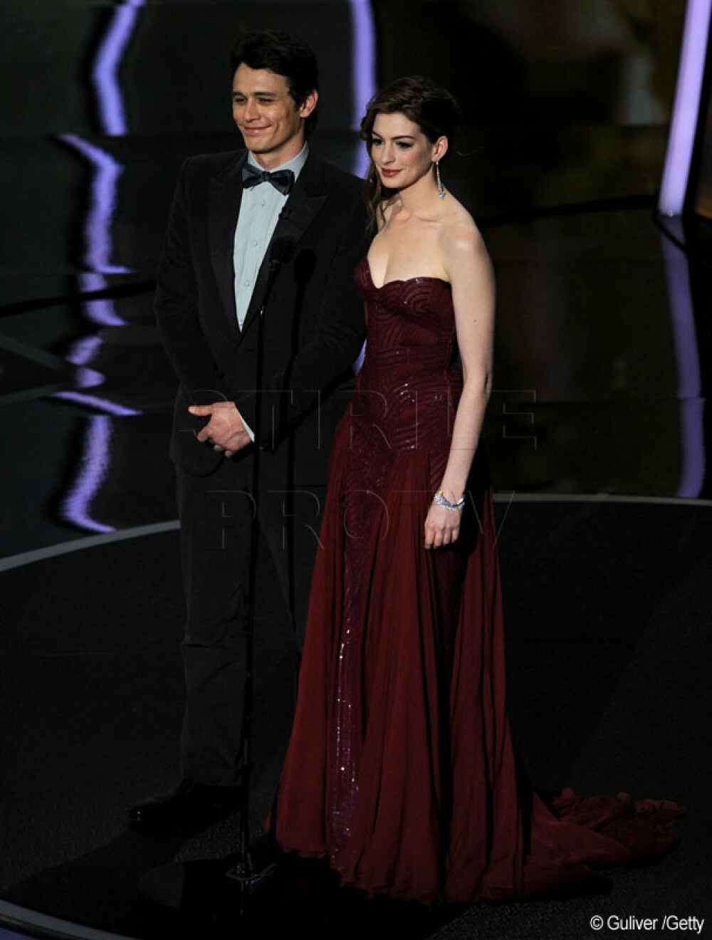 Anne Hathaway la Oscar 2011. Stilata, dar neepilata. FOTO - Imaginea 9