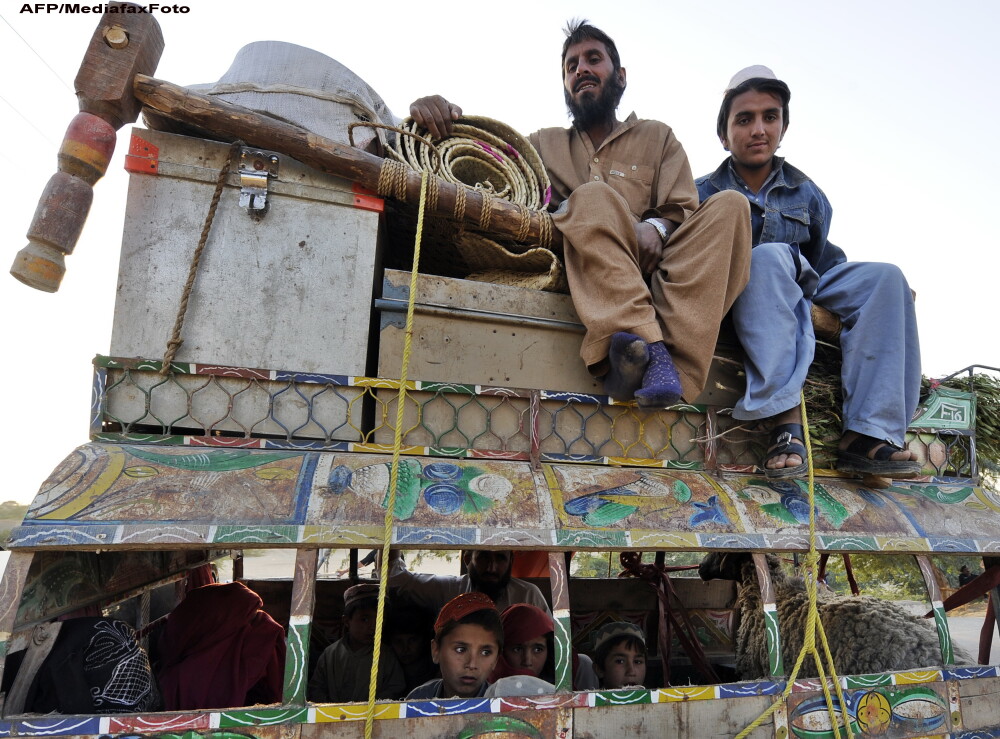Drumul Iadului. Reportaj din Pakistan, unde oamenii isi risca vietile pentru un pumn de dolari.VIDEO - Imaginea 1