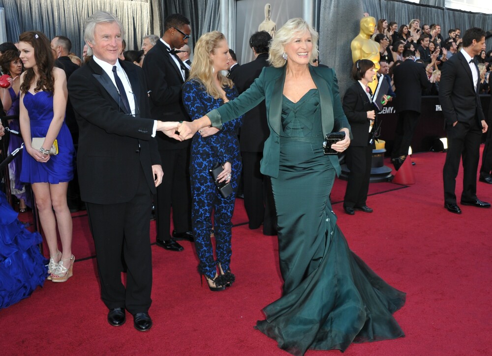 Defilarea starurilor pe covorul rosu, la Oscar 2012. Ce rochii au purtat vedetele. FOTO - Imaginea 16