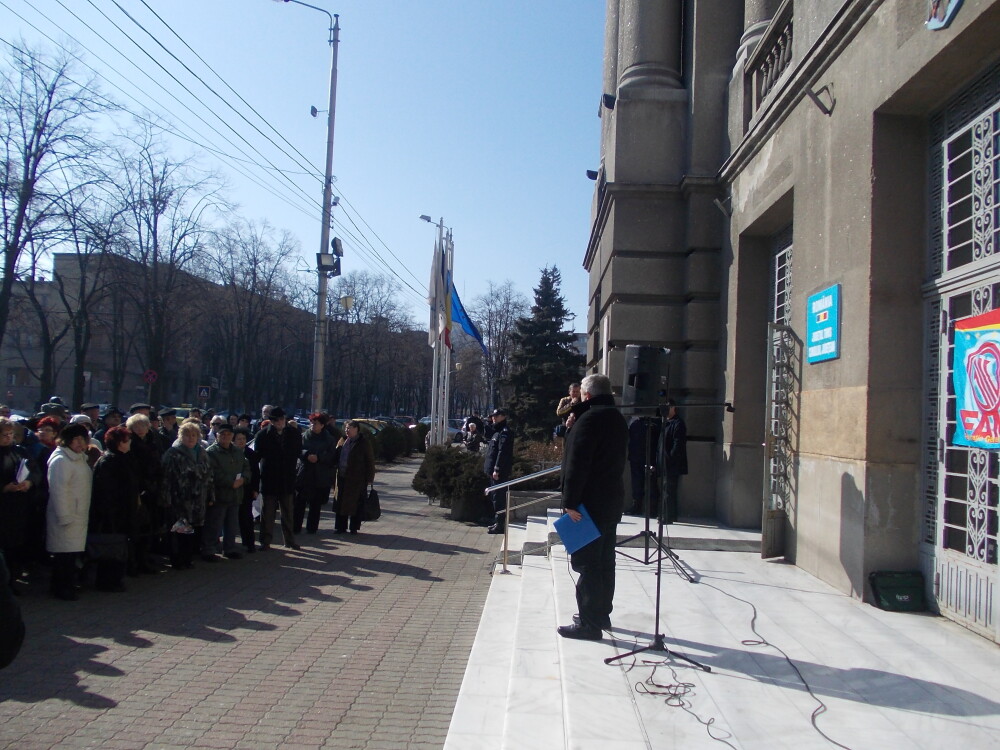 Protestul Cartel Alfa organizat la nivel national a strans o mana de oameni la Timisoara - Imaginea 2