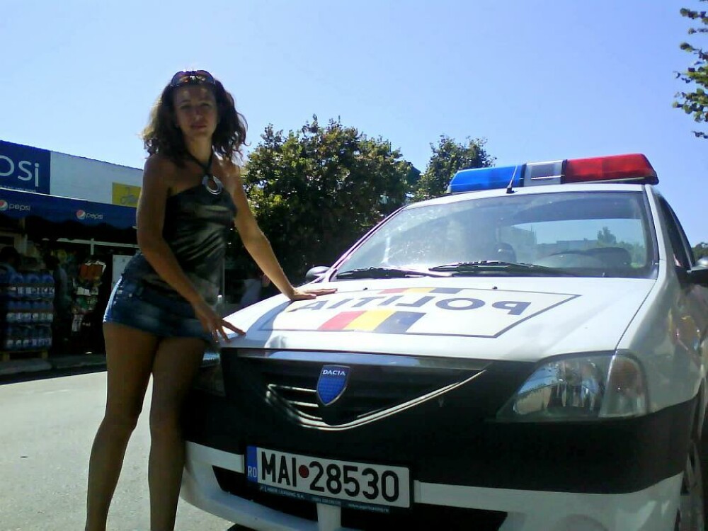 Doua tinere si un politist din Romania risca dosar penal dupa ce au postat aceste poze pe Facebook - Imaginea 5