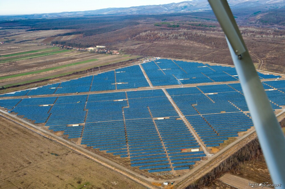Sebis va avea cel mai mare parc fotovoltaic din Romania. Investitie cat 28 de insule in Grecia - Imaginea 1