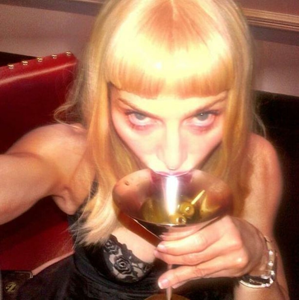 Imaginile surprinzatoare postate de Madonna pe o retea de socializare. Cum apare vedeta - Imaginea 1