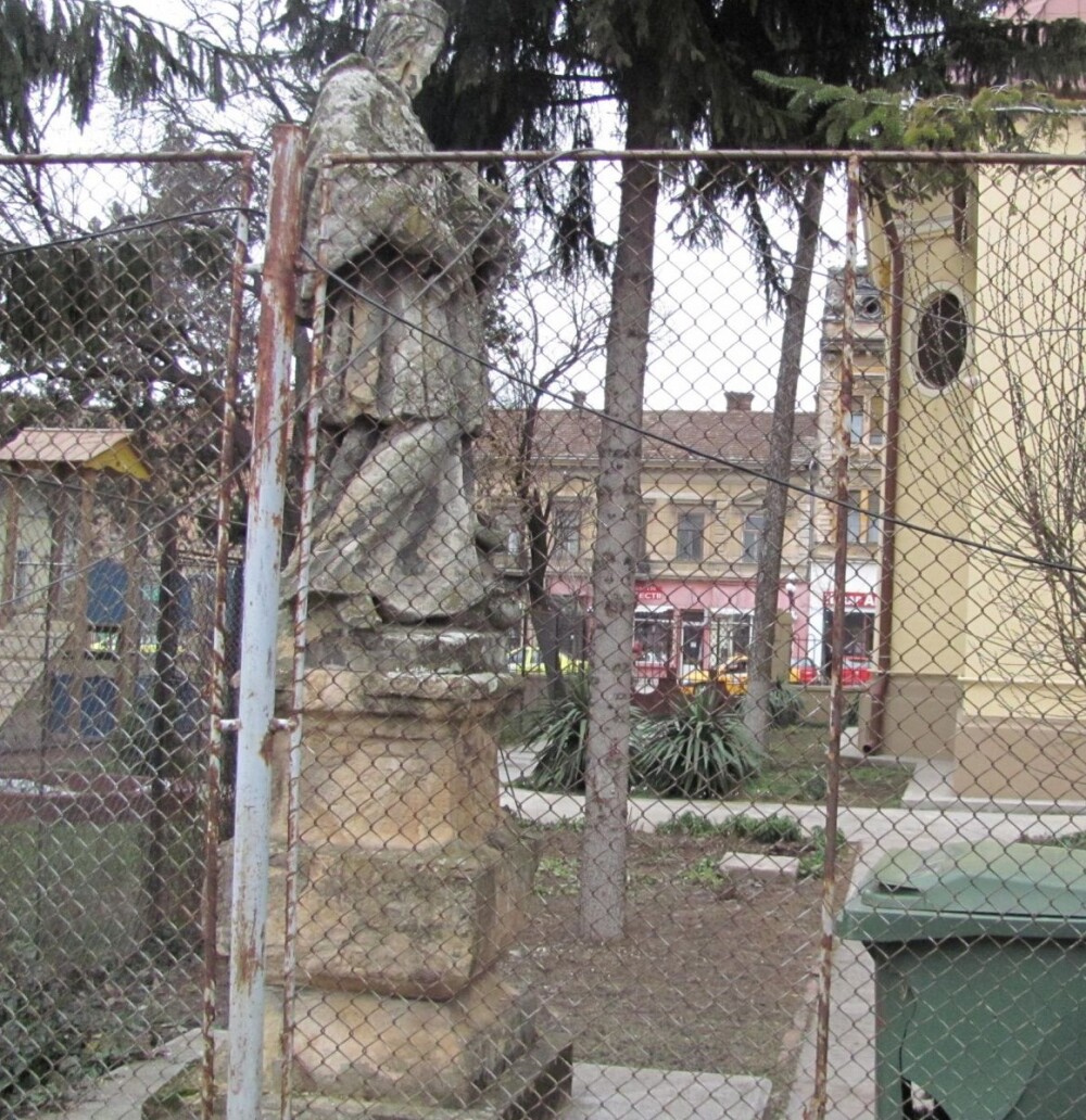 Cea mai veche statuie din Timisoara va fi restaurata si va fi mutata intr-o noua locatie. FOTO - Imaginea 1