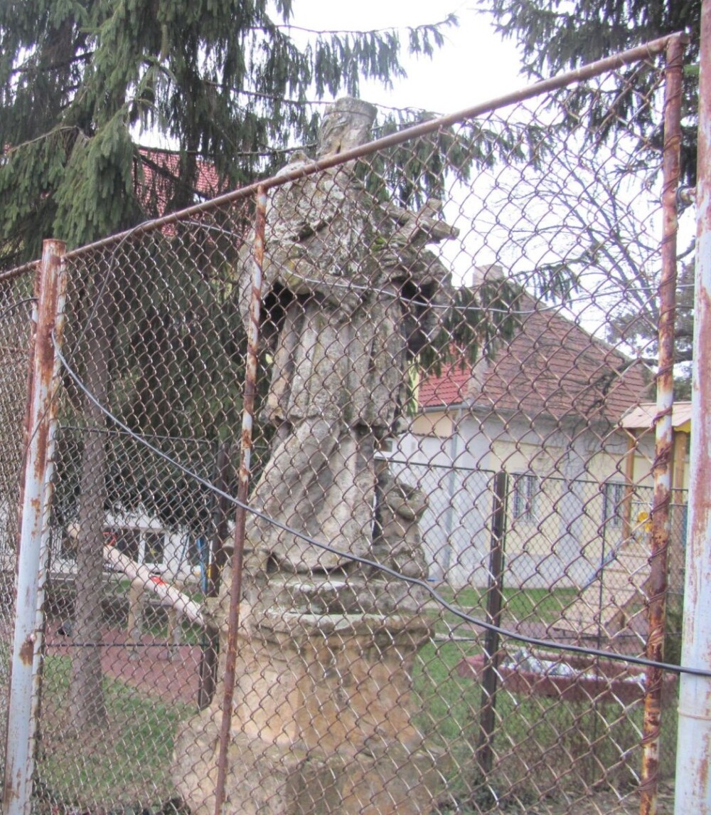 Cel mai vechi monument din Timisoara, mutat in Piata Romanilor. Istoria statuii Sfantului Nepomuk - Imaginea 1