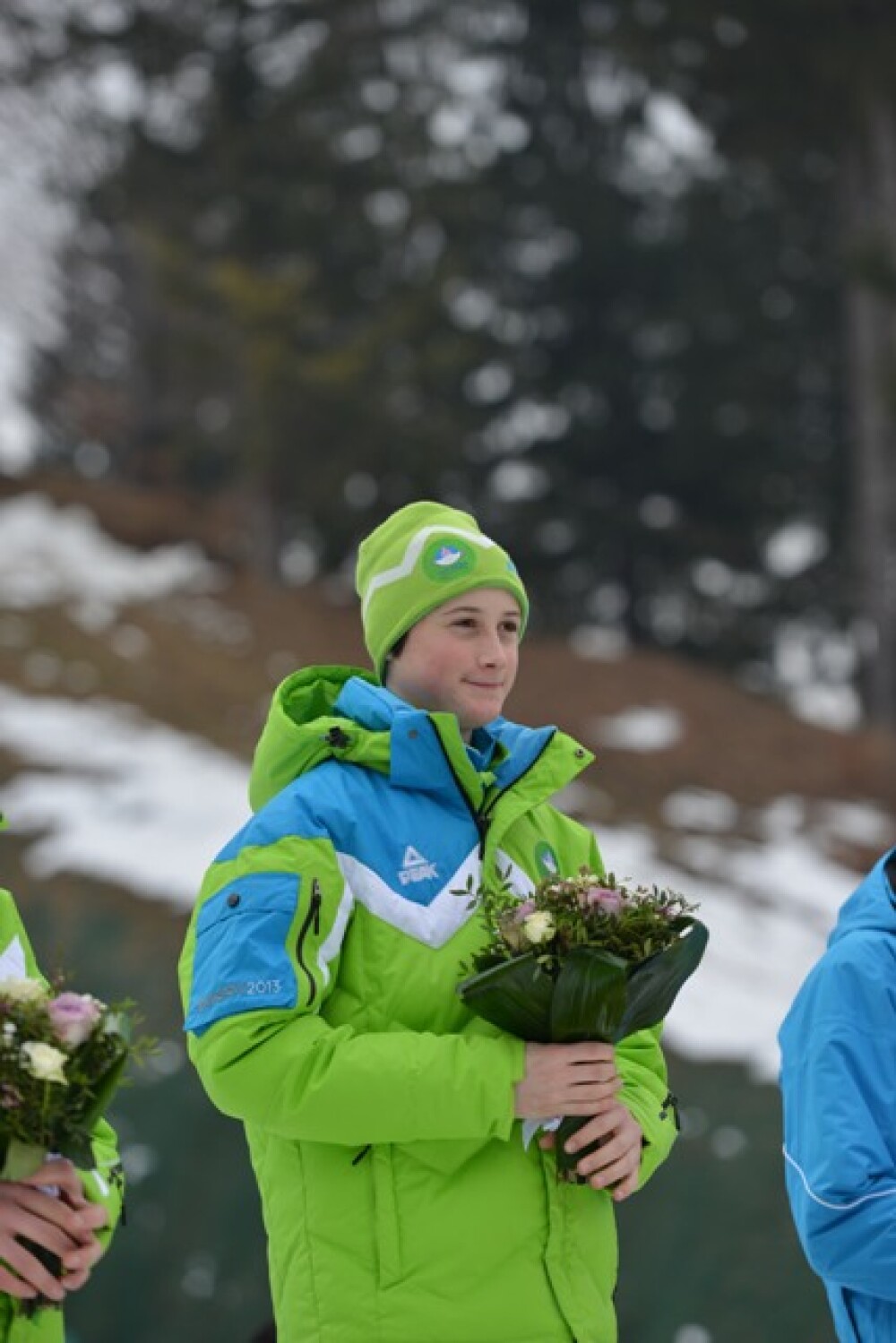 Record la sarituri cu schiurile: Slovenia a luat aurul dupa ce Prevc Cene a sarit 99 de metri - Imaginea 1