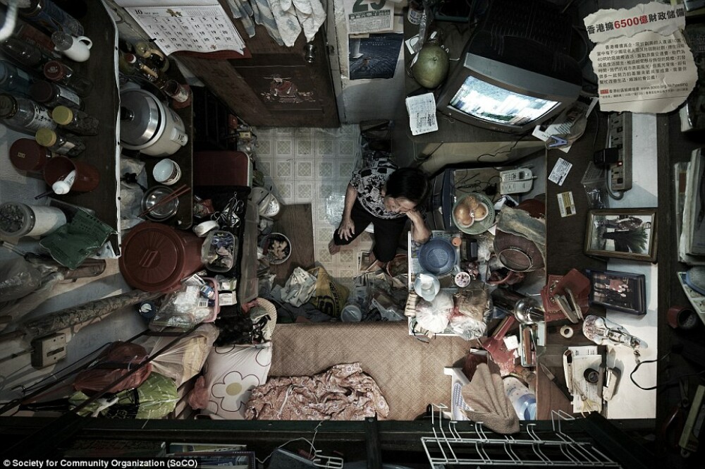 Galerie FOTO. Viata in 8 metri patrati. Saracia lucie dintr-unul din cele mai bogate orase ale lumii - Imaginea 2