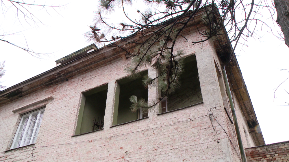 Sechestru pe casa unui rrom din Timisoara, zis Diamant, cercetat intr-un dosar de trafic de persoane - Imaginea 2