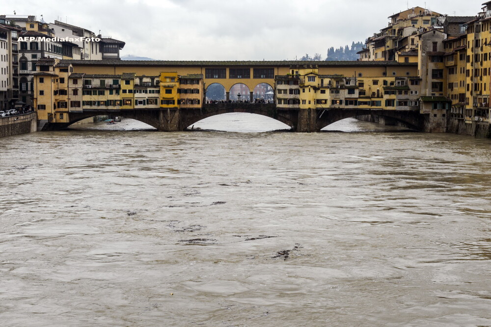 Italia, doborata de furia naturii. Roma, Venetia si Pisa se lupta cu inundatiile, in timp ce Alpii sunt sufocati de zapada - Imaginea 2